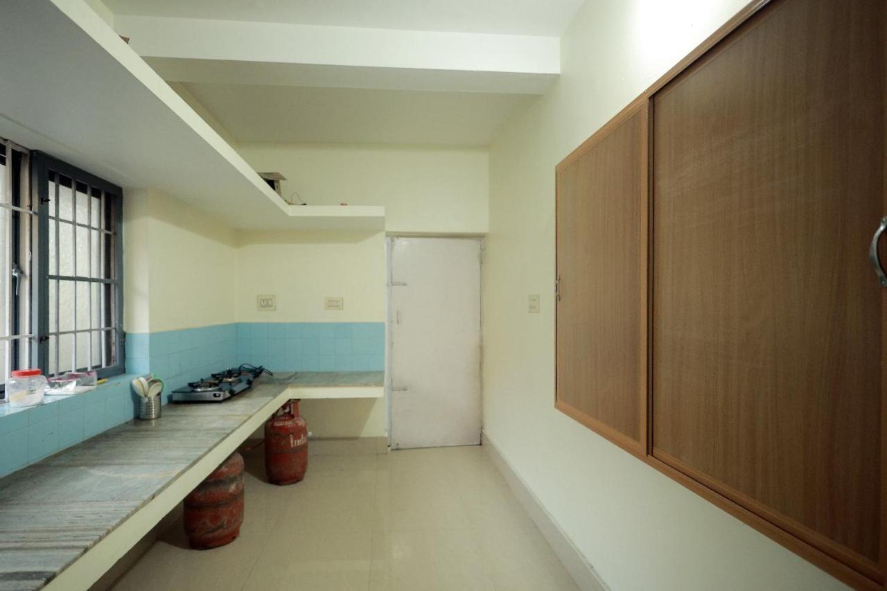 Toms Villa Along National Highway Thrissur At Nadathara Buitenkant foto