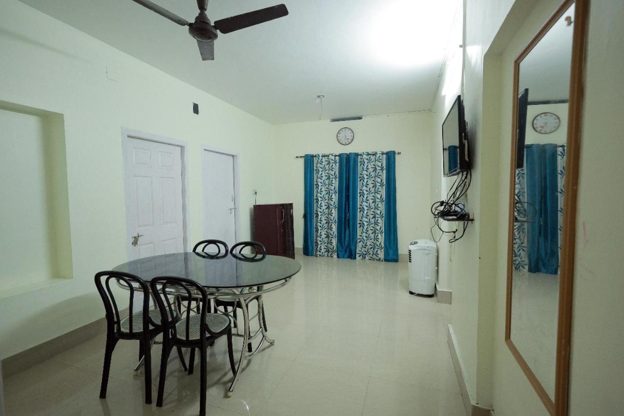 Toms Villa Along National Highway Thrissur At Nadathara Buitenkant foto